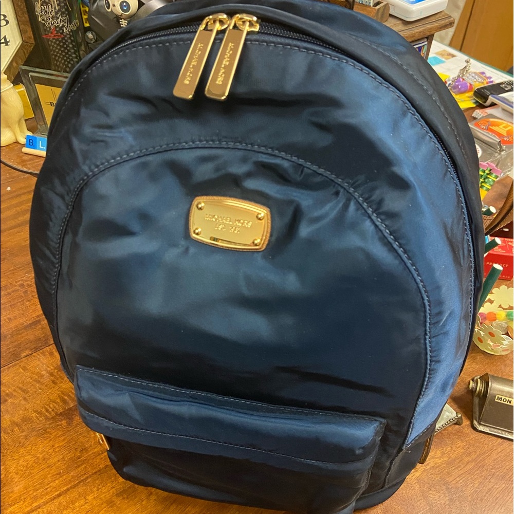 ꧁𝕊𝕆𝕃𝔻!꧂Michael Kors Satin Backpack💙